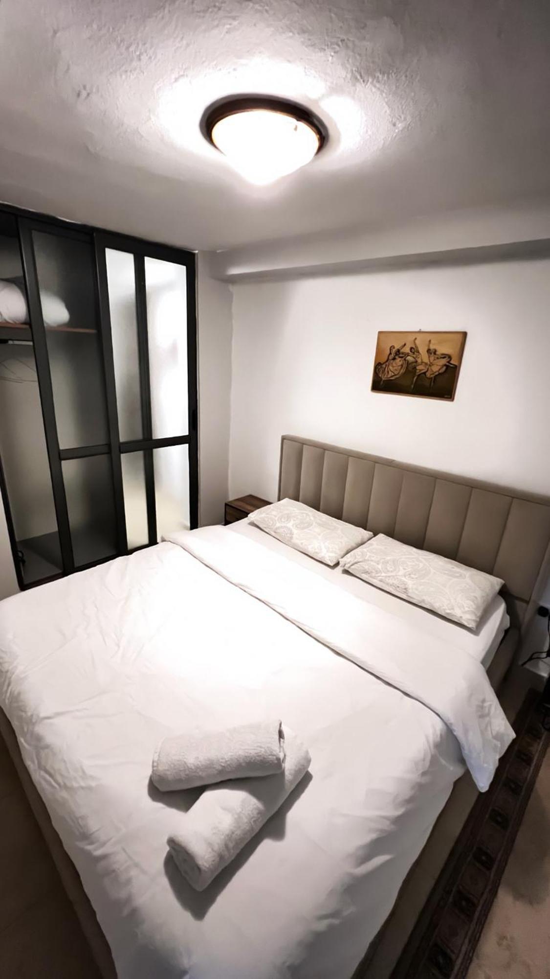 Apartment Center *